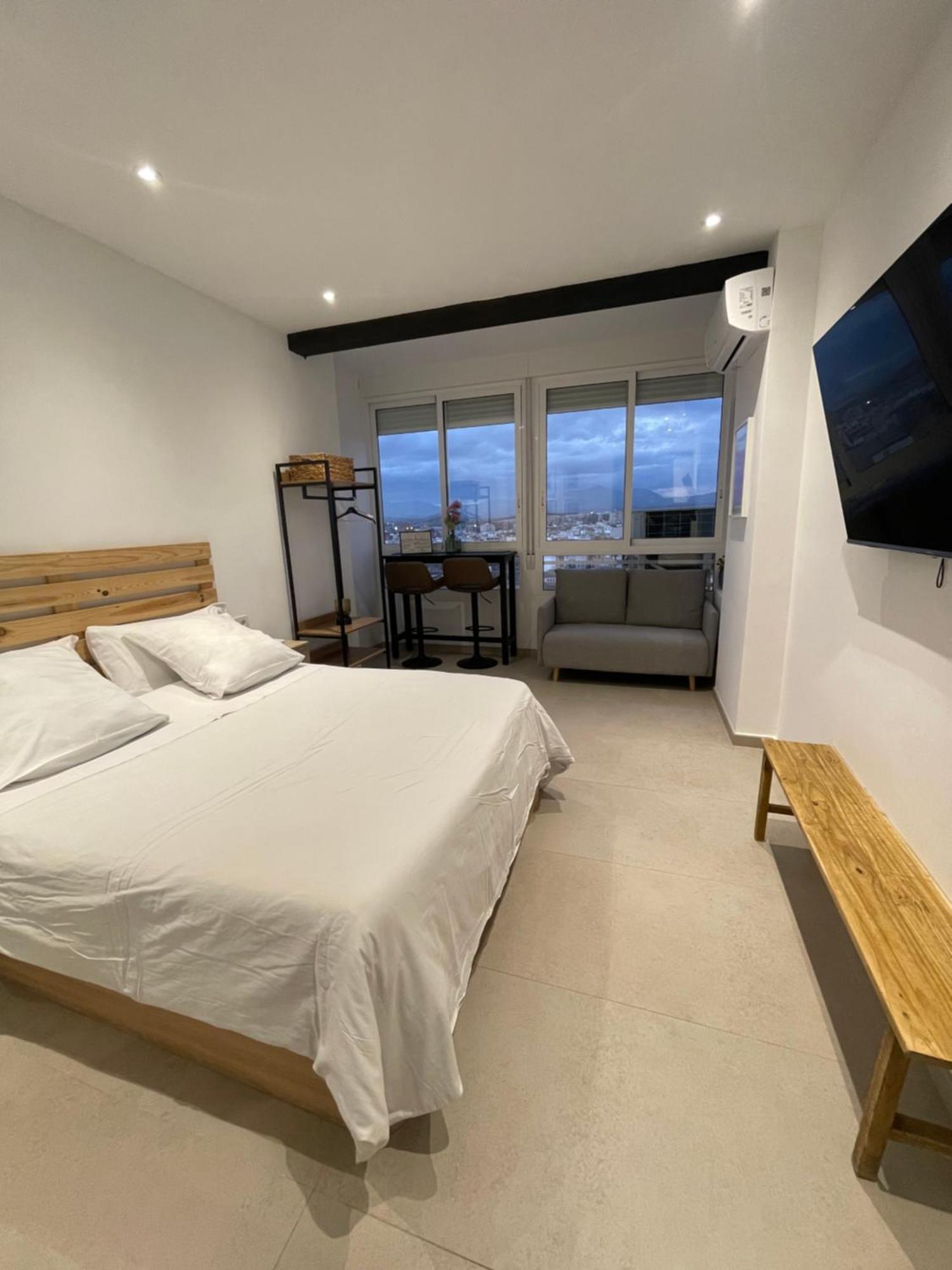 Sky Views Studio In City Centre 阿利坎特 外观 照片