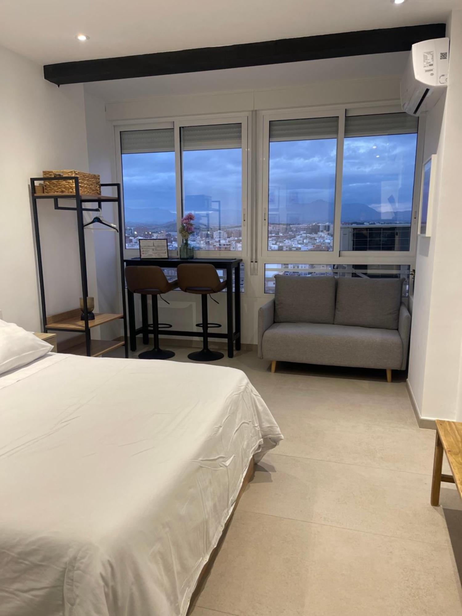 Sky Views Studio In City Centre 阿利坎特 外观 照片